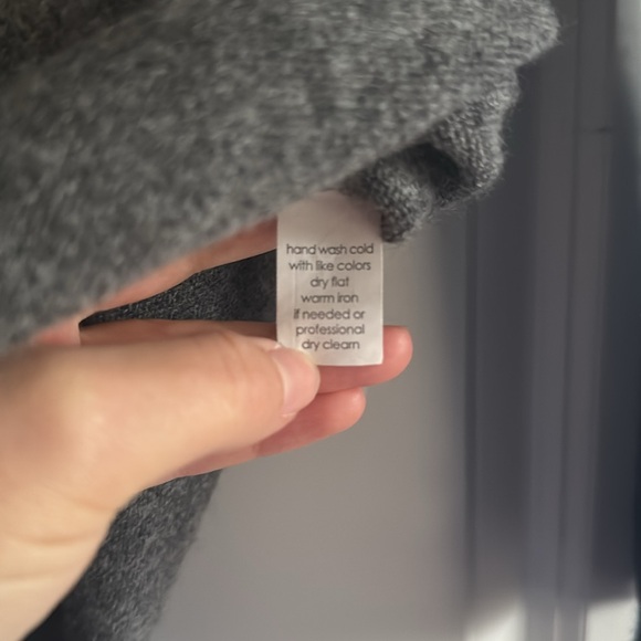 Skull 100% Cashmere Sweater with Crystals - Picture 5 of 9